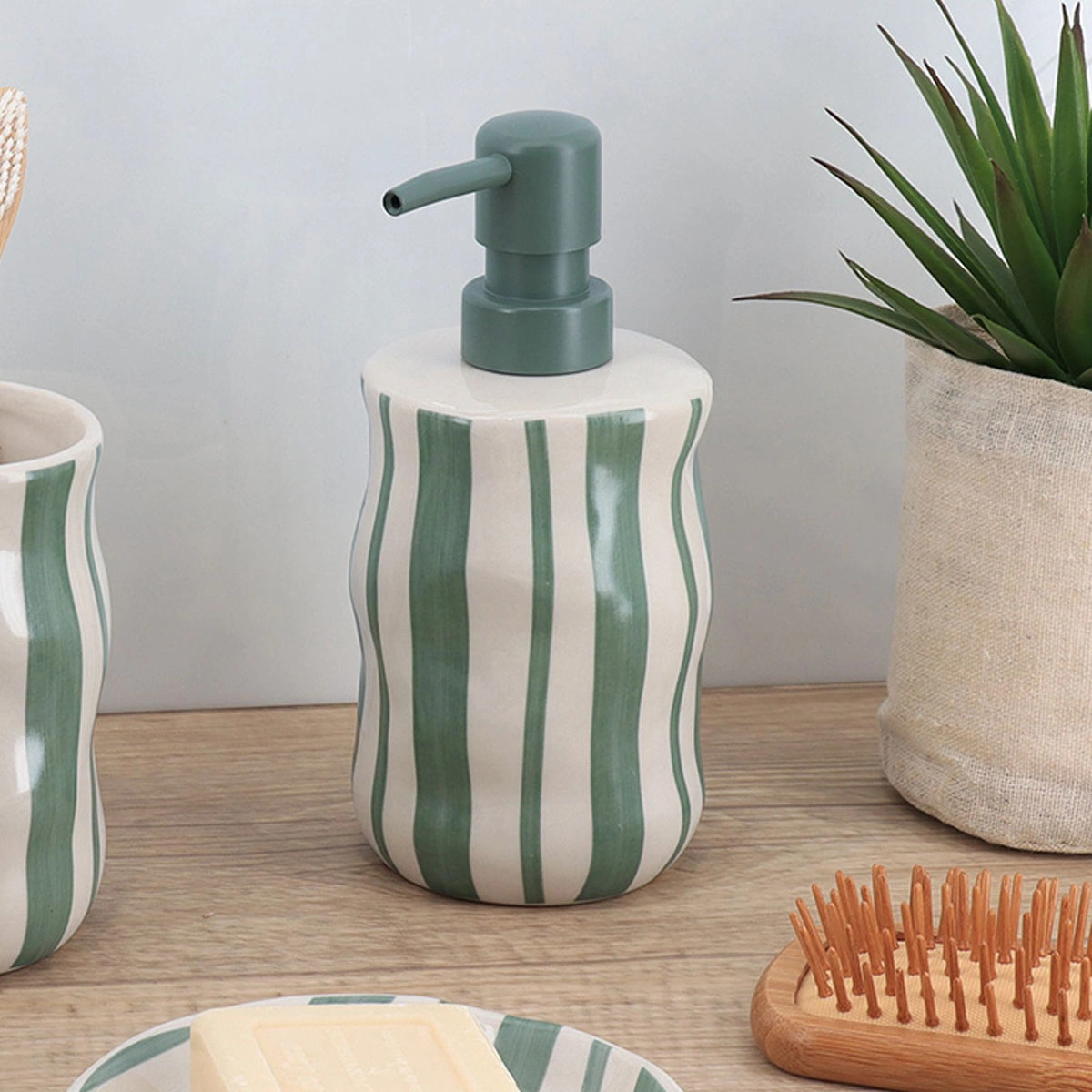 Dispenser Κρεμοσάπουνου Stoneware "Green Stripes" 350ml 8.1x18.5cm | 06.62192144 - Box In Θεσσαλονίκη - 25ης Μαρτίου 111